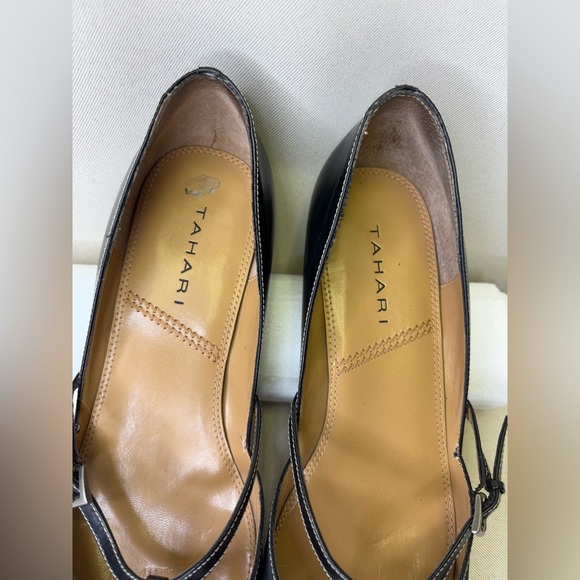 Tahari Black Pointed Toe T-Strap Kitten Heel Shoes Size 10 - Picture 5 of 11